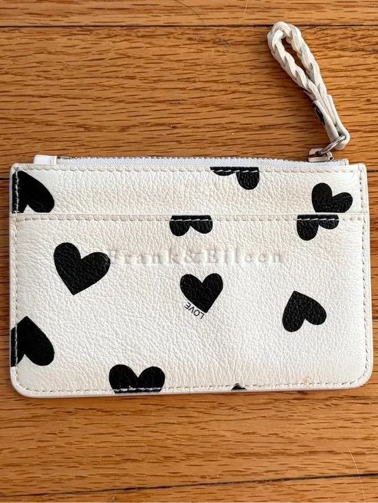 Frank & Eileen Cream Card Pouch with Black Heart Print🖤