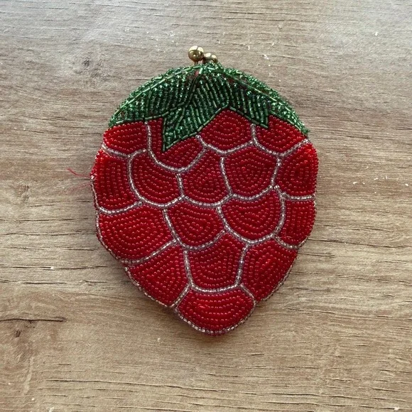 Vintage Hand Made Beaded Strawberry Coin Purse Kiss Lock Red Green Made In Korea