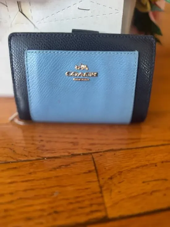 Coach F53839 Colorblock Crossgrain Leather Medium Corner Zip Wallet (600