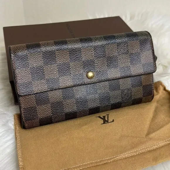 💯Authentic Louis Vuitton DE Long Wallet 🍀