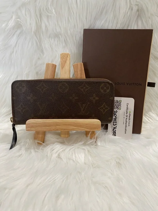 Louis Vuitton Monogram Canvas Zip-Around Wallet w GORGEOUS interior