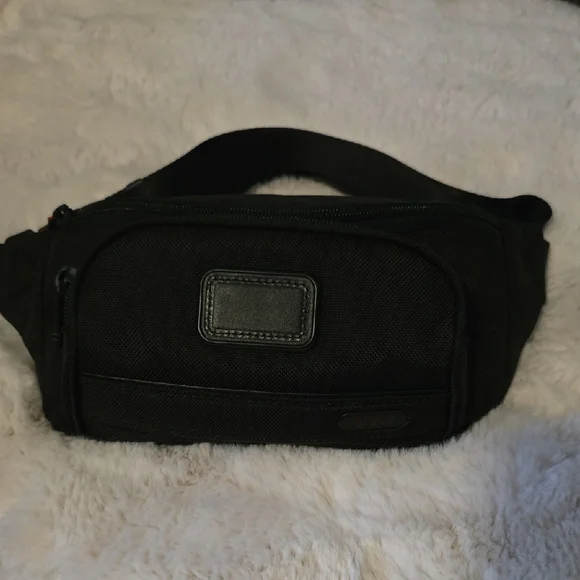 Tumi Black Men's Belt Bag with Front Zip Pocket