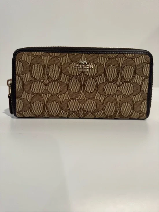 Coach F54633 Outline Signature Accordion Zip Wallet like new
