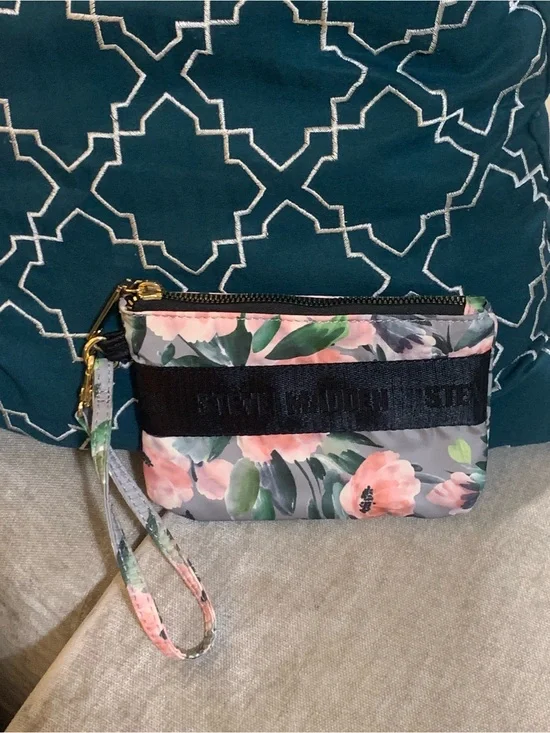 Steve Madden Wristlet