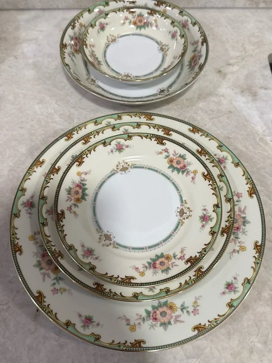 Noritake Cream, Green and Gold Floral Porcelain Dinner Set