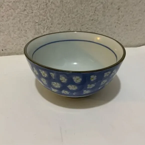 Hanagama  Japanese Ceramics small 5”  Bowl Plum Flowers G11