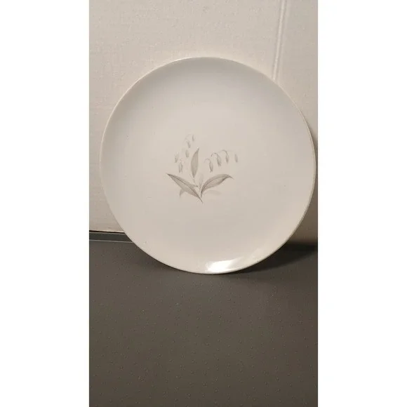 Noritake Dinner Plate 9.25in White Excellent Lily of the Valley Silver MCM