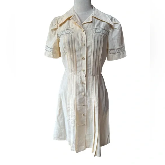 NWOT 1970s does 40s Sears Fashions Cream Lace Inset, Knife Pleats, Gold Leaf But