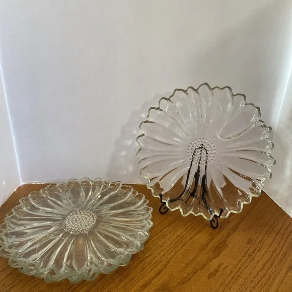 Vintage Federal Glass Sunflower Snack Plates Clear Pressed Glass Set of 4‎