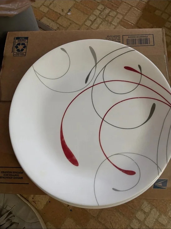 Corelle Splendor 4 dinner plates