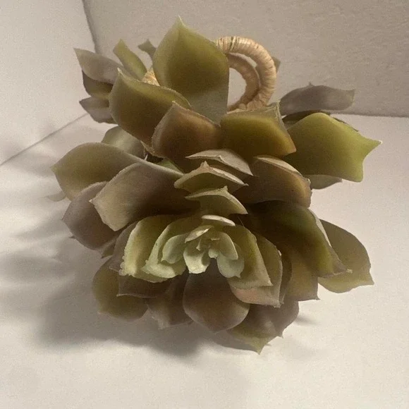 NWT Napkin Rings Lotus Green Faux Succulent Set Of 4 Garden rings