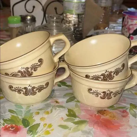 Set of 4 Vintage Pfaltzgraff Yellow Brown Village Jumbo Stoneware Mugs