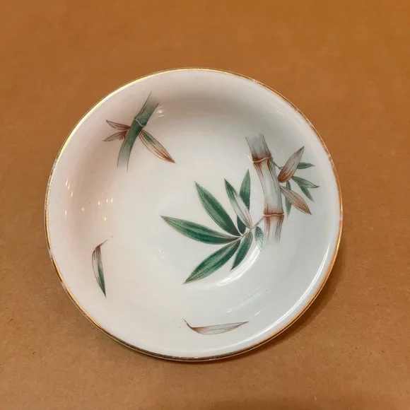 Noritake Canton China Plate with Gold Accents‎