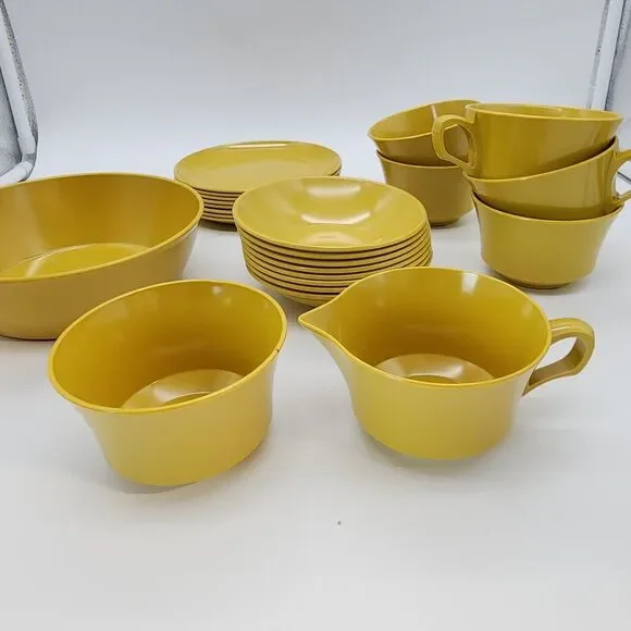 Vintage Melamine Coffee Cups Bowls Plates Harvest Yellow 24 Ct Allied Chemical