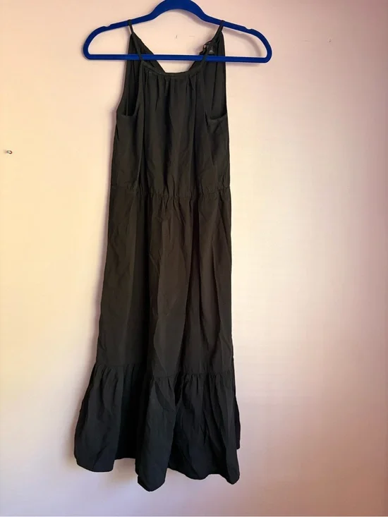 ❤️Banana Republic Black Maxi Dress with Ruffled Hem
