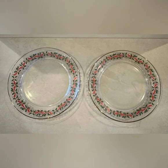 VTG  80's Set Of  Arcoroc Holly & Berry & Ribbon Christmas 8” Plates W/Gold Trim