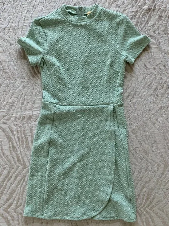 Sage Green 1950's Style Embossed Tulip Style Faux Wrap Dress Size: XS