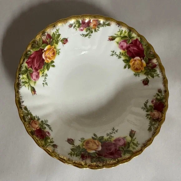 Royal Albert Old Country Roses CEREAL‎ Bowl Bone China England Gold Trim 6