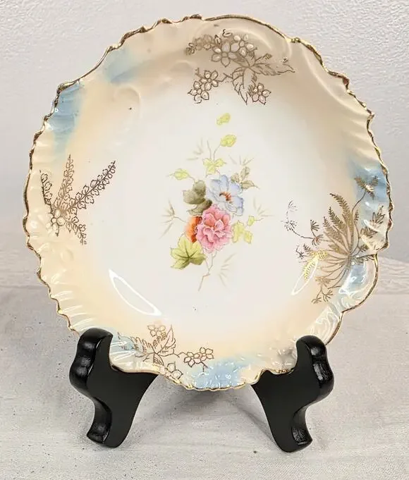 Vtg Floral Pattern Scalloped Gold Rimmed China Dessert/Fruit Bowl Victorian MCM