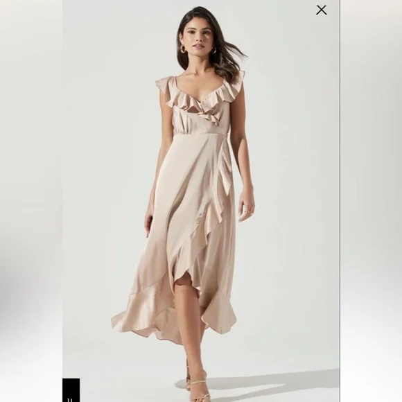 NWT Astr The Label Beige Wilshire Ruffle Open‎ Back Satin Midi Dress Size XL