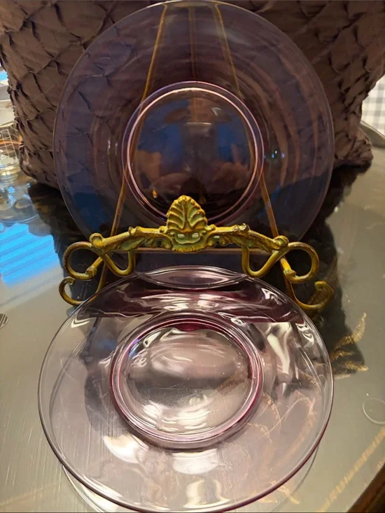 Set of 2 Vintage 8.5” pink rose hand blown art glass lunchon plates.