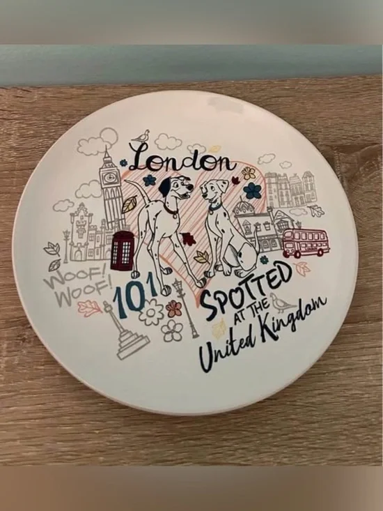 Epcot World Showcase 101 Dalmations Spotted at the United Kingdom Glass Plate