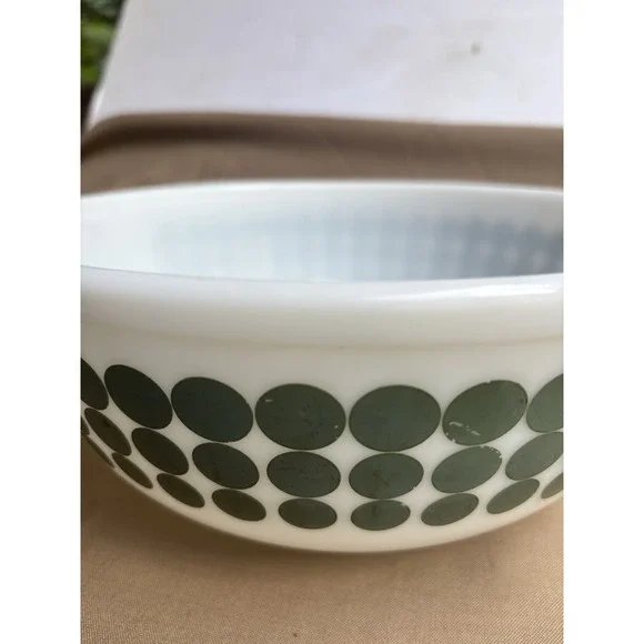 Vintage PYREX Green Polka Dot Mixing Nesting Bowl #404 Milk Glass 4 Qt
