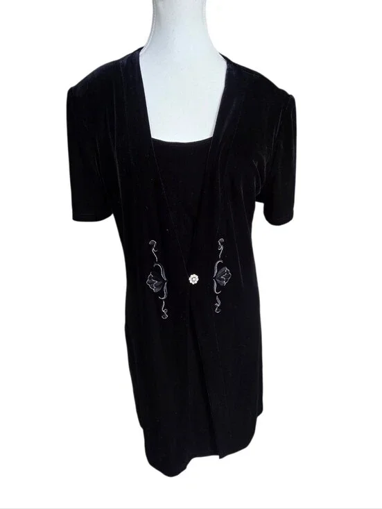 Fashion Bug Size 14P Black Velvet Embroidered Y2K Witchy Goth Lagenlook Dress