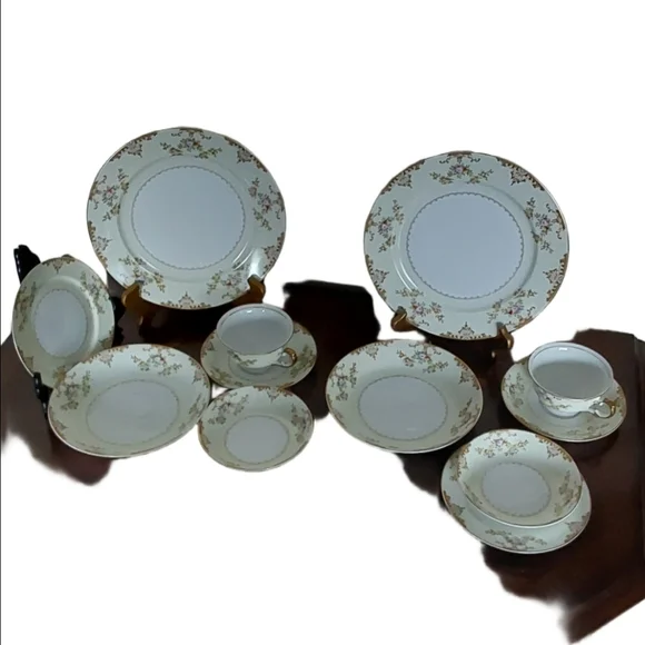 Antique Meito China V2069 hand-painted 5pc place setting dinnerware set‎ of 2