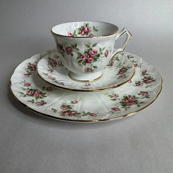 Aynsley Grotto Rose 185 Fine Bone‎ China Tea Cup Saucer and Plate Trio England