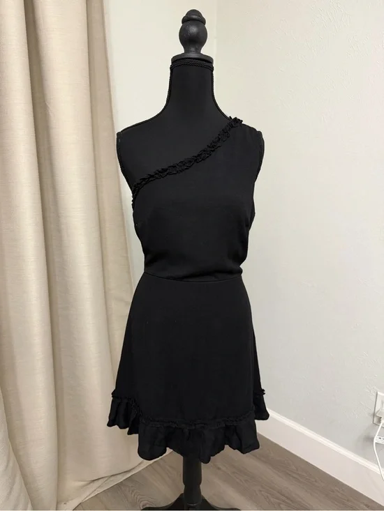 Black One-Shoulder Ruffle Dress