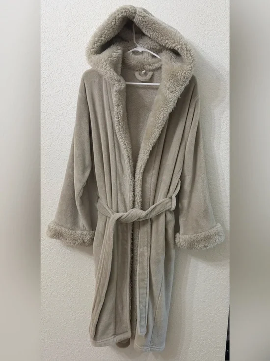 Pottery Barn Hooded Ombre Tipped Faux Fur Robe - S/M