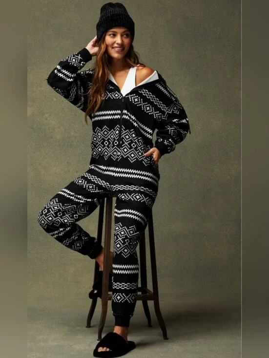 NWOT Fabletics Cozy Fleece Hooded Onesie – Black Nordic Fairisle Size XL