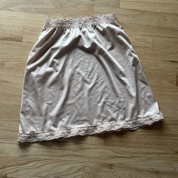 Vtg vassarette half slip skirt tan lace detail small‎ womens lingerie nylon 30