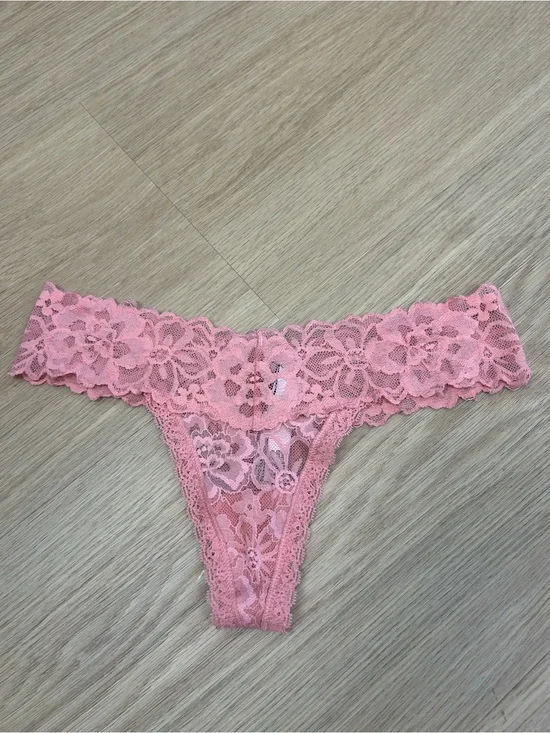 Victoria's Secret Pink Lace Thong Panty XS