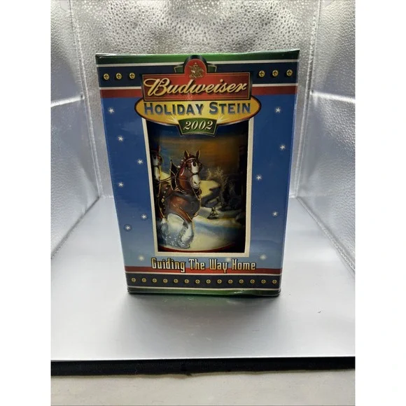 2002  Anheuser Busch Budweiser Holiday Christmas‎ Beer Stein Clydesdales. (a)