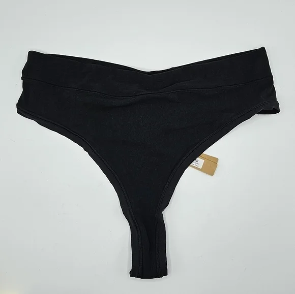 NWT Skims Pn-thong onyx size 2x