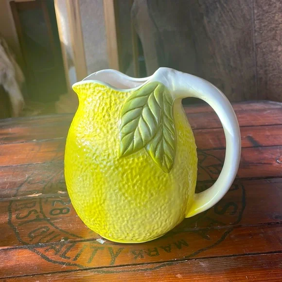 Majolica Style Lemon Pitcher‎