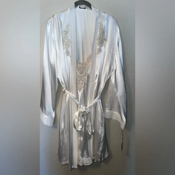 Linea Donatella 2 Piece White Satin Robe and Night Gown with Lace Trim NWT