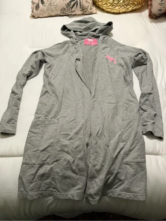 Victoria’s Secret Pink Gray Hooded robe with Pink Dog Patch
