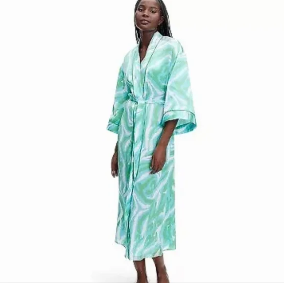 Diane Von Furstenberg Satin Zebra Print‎ Bathrobe