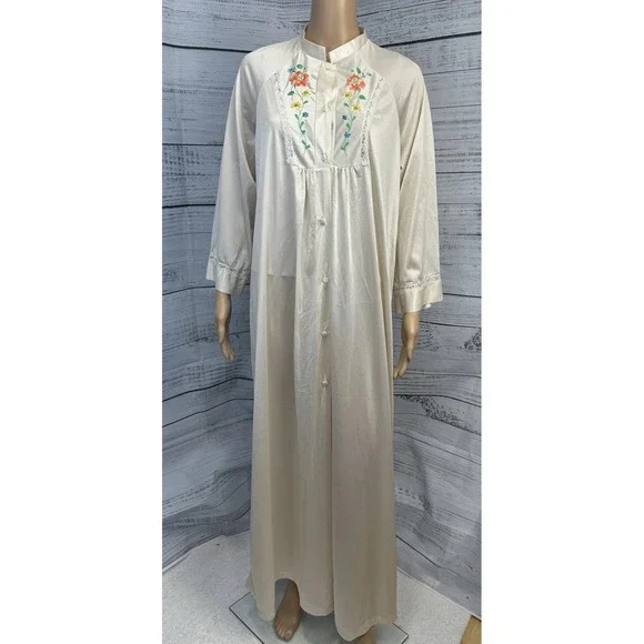 VTG Sears 1970s Ivory Nylon Nightgown M 36 USA Made‎ Floral Embroidered Prairie