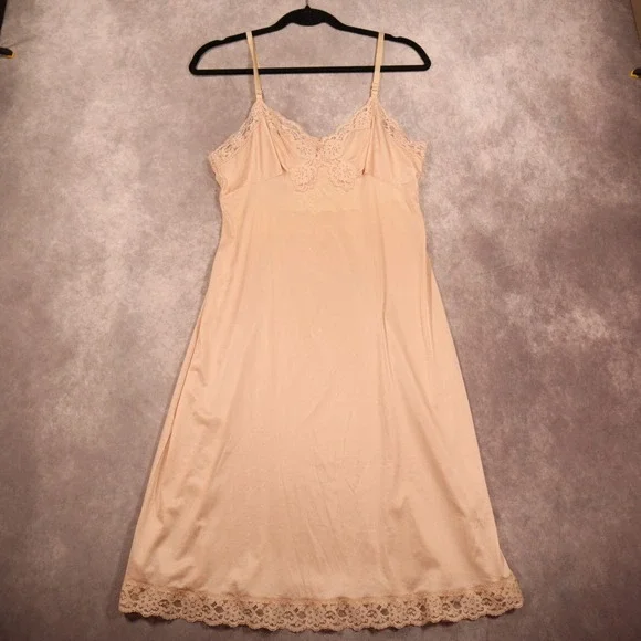 Vintage Vassarette Quintessence Beige Lace Full Slip Nightgown Womens M Coquette