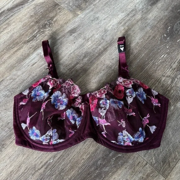 NWT! Victoria’s Secret Dream Angels Push-Up without Padding Floral Lace Bra