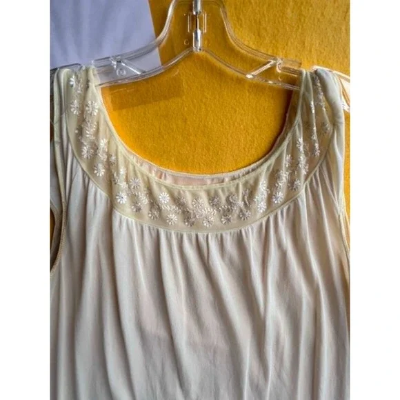 Vintage Cream Mid Length Nightgown‎ Floral Embroidered Sleeveless  26-05-20