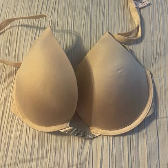 Victoria’s Secret‎ push up bra rhinestones nude beige size 34D