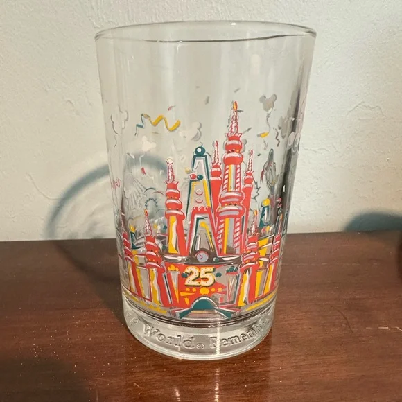 McDonalds 1996‎ Walt Disney World Remember The Magic 25th Anniversary Glass