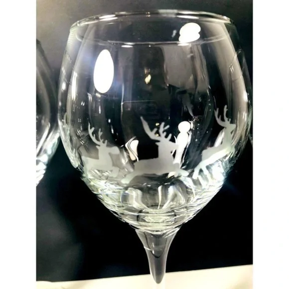 Christmas Wine Glasses With Various Christmas Scenes In White Frosted De…