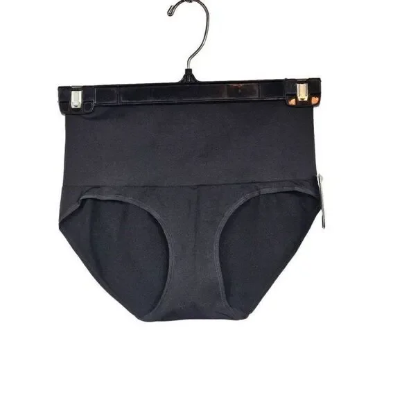 Skims Core control panty Nwt‎