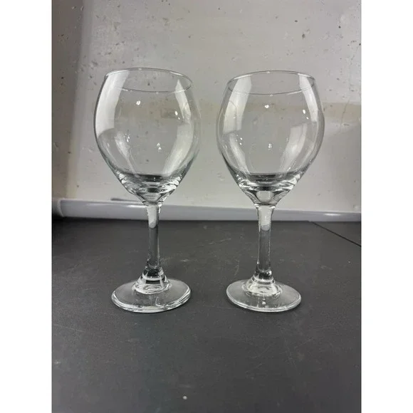 2 Crystal Wine Glasses nice‎ weight